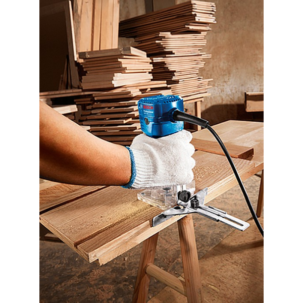 Фрезер Bosch Professional GKF 550 06016A0020