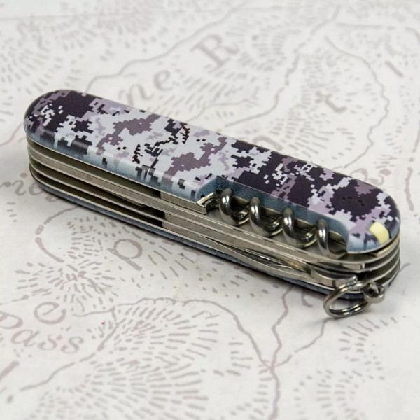 Багатофункціональний складаний ніж 91 мм Victorinox Huntsman Army 4 шари, 15 функцій Піксель синій з червоним Лого (1.3713.3_W3943p) Багатофункціональний складаний ніж 91 мм Victorinox Huntsman Army 4 шари, 15 функцій Піксель синій з червоним Лого (1.3713.3_W3943p)