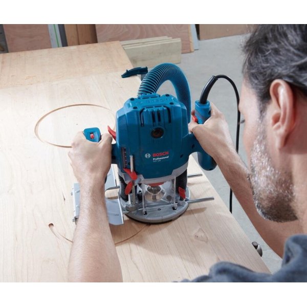 Фрезер Bosch Professional GOF 130 06016B7000