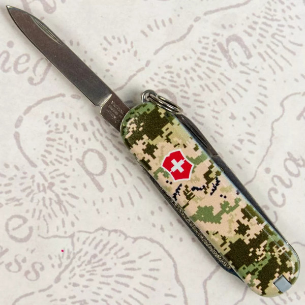 Складаний ніж-брелок 58мм CLASSIC SD ARMY 1шар, 7функцій, Піксель (0.6223.3_W3941pw) Складаний ніж-брелок 58мм CLASSIC SD ARMY 1шар, 7функцій, Піксель (0.6223.3_W3941pw)