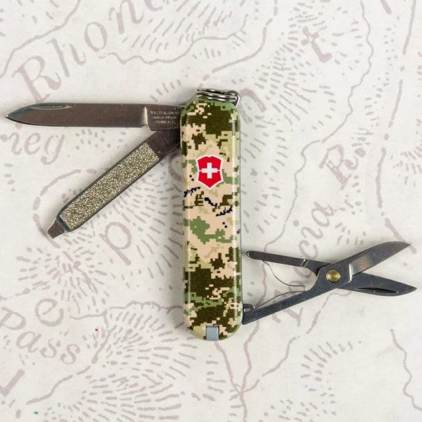 Складаний ніж-брелок 58мм CLASSIC SD ARMY 1шар, 7функцій, Піксель (0.6223.3_W3941pw) Складаний ніж-брелок 58мм CLASSIC SD ARMY 1шар, 7функцій, Піксель (0.6223.3_W3941pw)