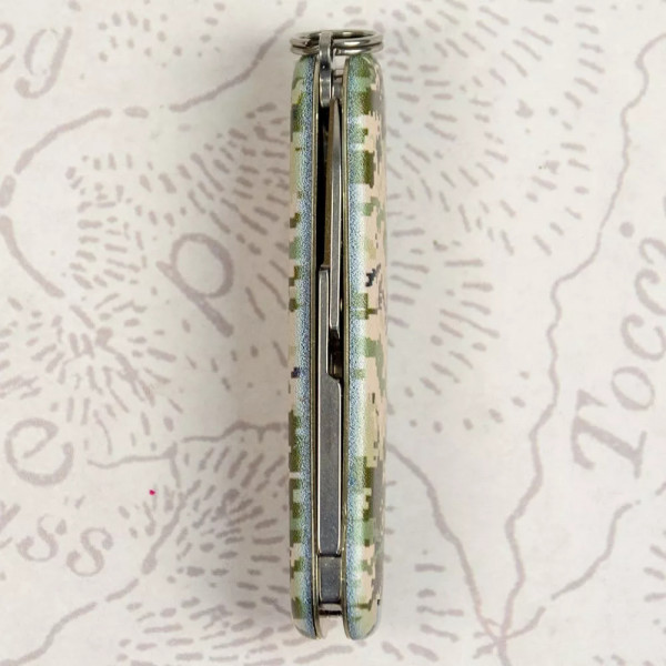 Складаний ніж-брелок 58мм CLASSIC SD ARMY 1шар, 7функцій, Піксель (0.6223.3_W3941pw) Складаний ніж-брелок 58мм CLASSIC SD ARMY 1шар, 7функцій, Піксель (0.6223.3_W3941pw)