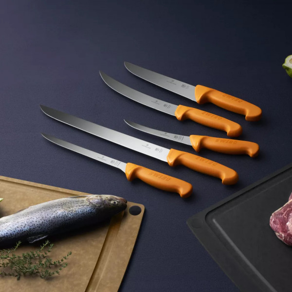Ніж кухонний м’ясника 26 см Victorinox SWIBO Butcher гладке пряме лезо Жовтогарячий (5.8431.26) Ніж кухонний м’ясника 26 см Victorinox SWIBO Butcher гладке пряме лезо Жовтогарячий (5.8431.26)