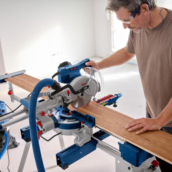 Торцювальна пила Bosch GCM 305-216 D Professional 0601B49000