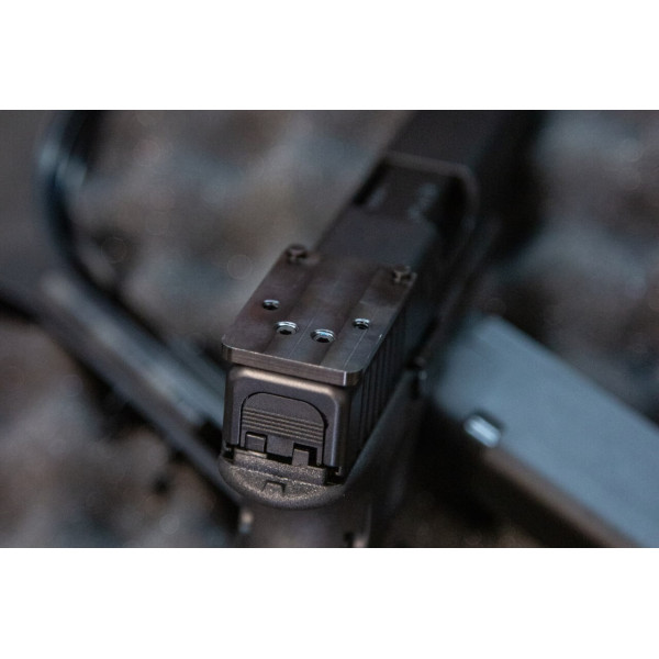 Кріплення Trijicon для прицілів RMR/SRO на пістолети Glock (без системи MOS) RM44-AC32012 Кріплення Trijicon для прицілів RMR/SRO на пістолети Glock (без системи MOS) RM44-AC32012