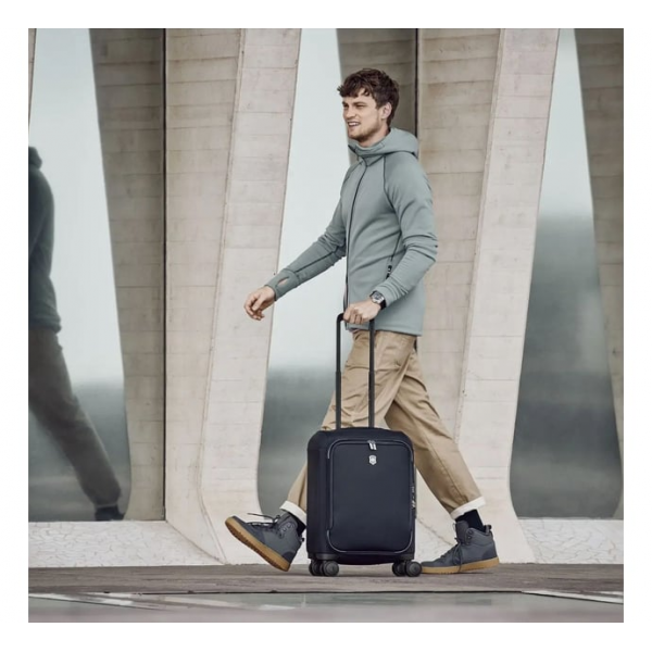 Валіза Victorinox Travel CONNEX SS/Deep Lake2 610962 (Маленька) Валіза Victorinox Travel CONNEX SS/Deep Lake2 610962 (Маленька)