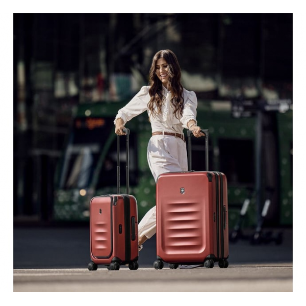 Валіза Victorinox Travel SPECTRA 3.0/Victorinox Red 611754 (Маленька)