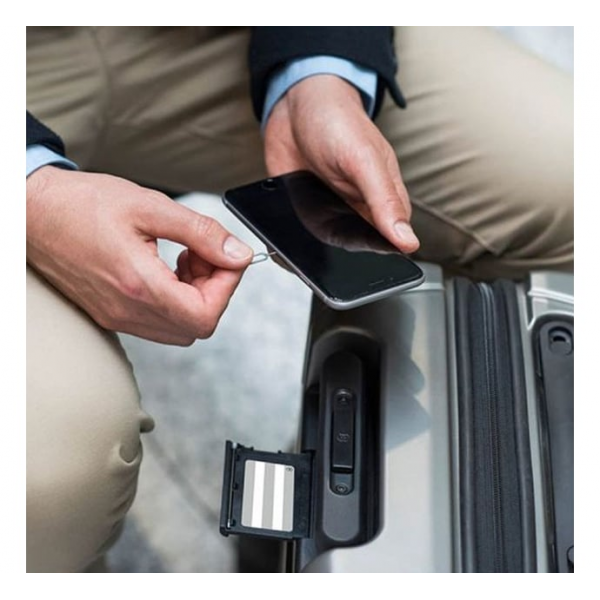 Валіза Victorinox Travel LEXICON/Titanium 602104 (Маленька) Валіза Victorinox Travel LEXICON/Titanium 602104 (Маленька)