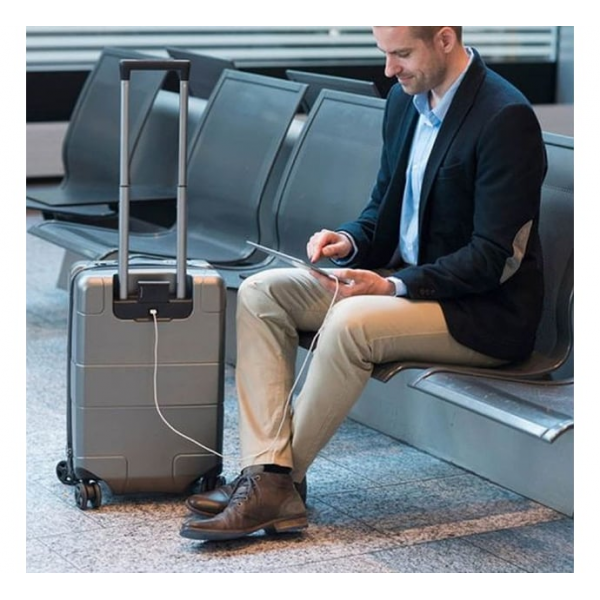 Валіза Victorinox Travel LEXICON/Titanium 602104 (Маленька) Валіза Victorinox Travel LEXICON/Titanium 602104 (Маленька)