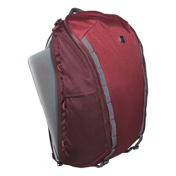 Рюкзак для ноутбука 13″ Victorinox Travel ALTMONT Active/Burgundy 602134