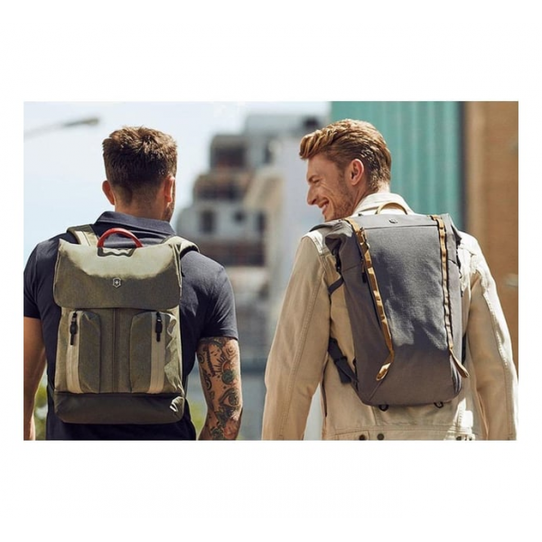 Рюкзак для ноутбука 15″ Victorinox Travel ALTMONT Active/Grey 602135