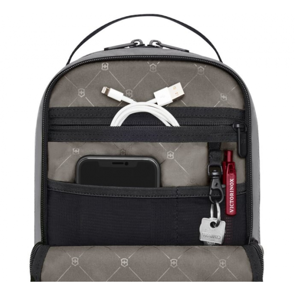 Сумка Victorinox TRAVEL ESSENTIALS Frost Grey 653591 Сумка Victorinox TRAVEL ESSENTIALS Frost Grey 653591