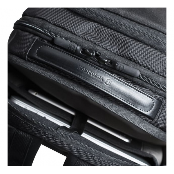 Рюкзак для ноутбука 15,4″ Victorinox Travel ALTMONT Professional/Black 602155 Рюкзак для ноутбука 15,4″ Victorinox Travel ALTMONT Professional/Black 602155