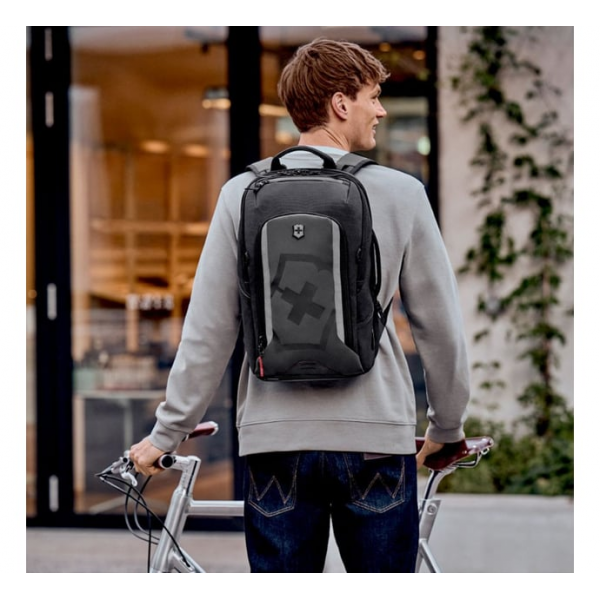 Рюкзак для ноутбука 15,6″ Victorinox Travel TOURING 2.0/Black 612118 Рюкзак для ноутбука 15,6″ Victorinox Travel TOURING 2.0/Black 612118