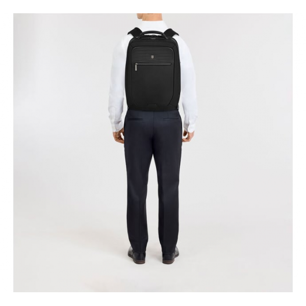 Рюкзак для ноутбука 15,6" Victorinox MYTHIC Black 653459 Рюкзак для ноутбука 15,6" Victorinox MYTHIC Black 653459