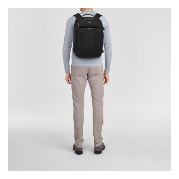 Дорожній рюкзак Victorinox WERKS TRAVELER 7.0 Black 653650 Дорожній рюкзак Victorinox WERKS TRAVELER 7.0 Black 653650